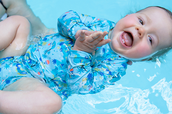 Vêtement anti-uv bébé : Quelques conseils pour protéger son bébé durant vos vacances d'été